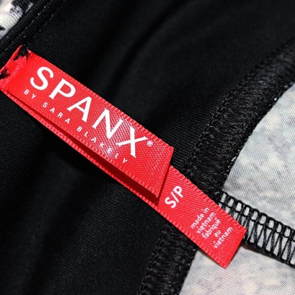 New w/Tags SPANX Faux Leather Snake Shine Leggings in Grey Snake, Small - Picture 7 of 11